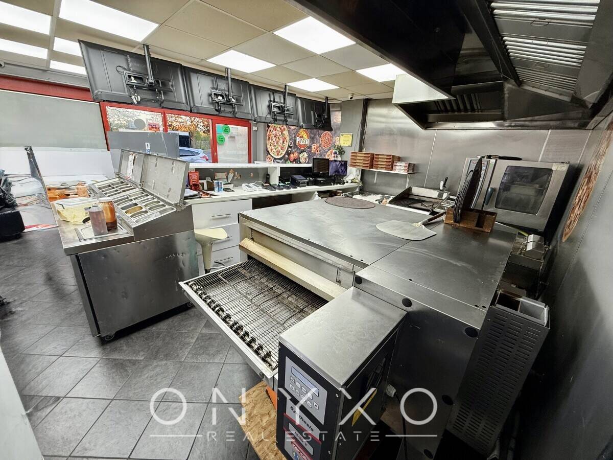 Pizza & Chicken Shop Takeaway with Accommodation for SALE in Surrey Photo 3