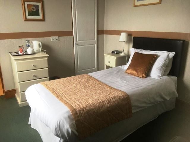 Freehold Old Established Bed & Breakfast for Sale