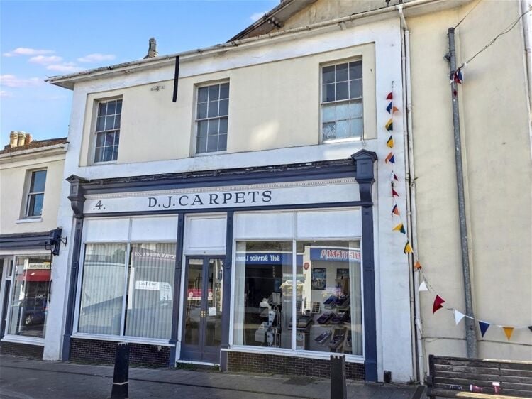 Auction Lot: Mixed-use Investment Property - Paignton Devon For Sale in Paignton Photo 3