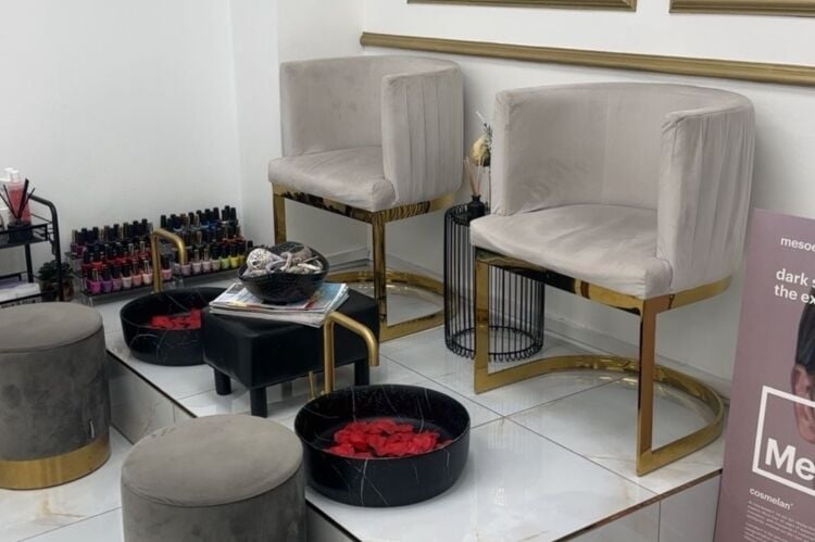 Popular Beauty Salon - Enfield Photo 3