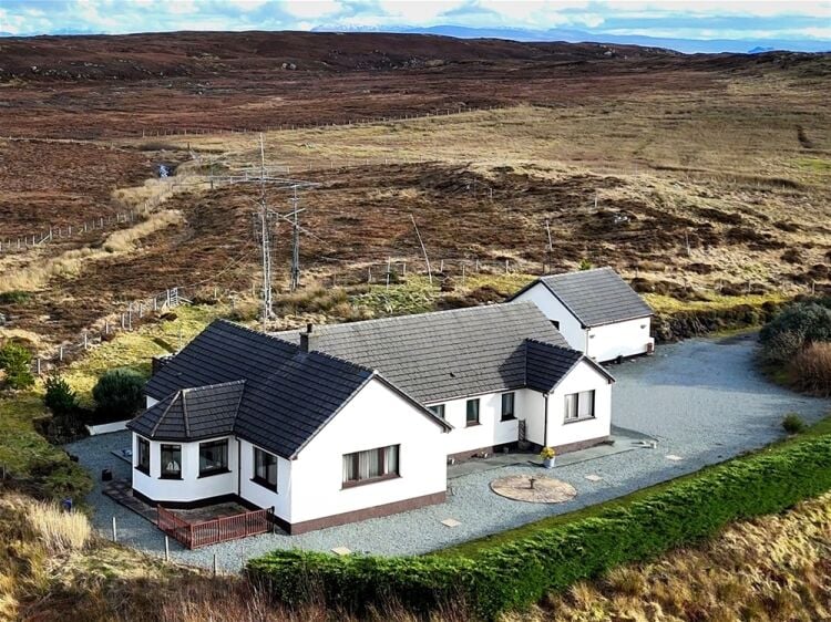 Staffin Caravan & Camping Site with Detached 5-Bedroom House & Self-Catering Accommodation Photo 3