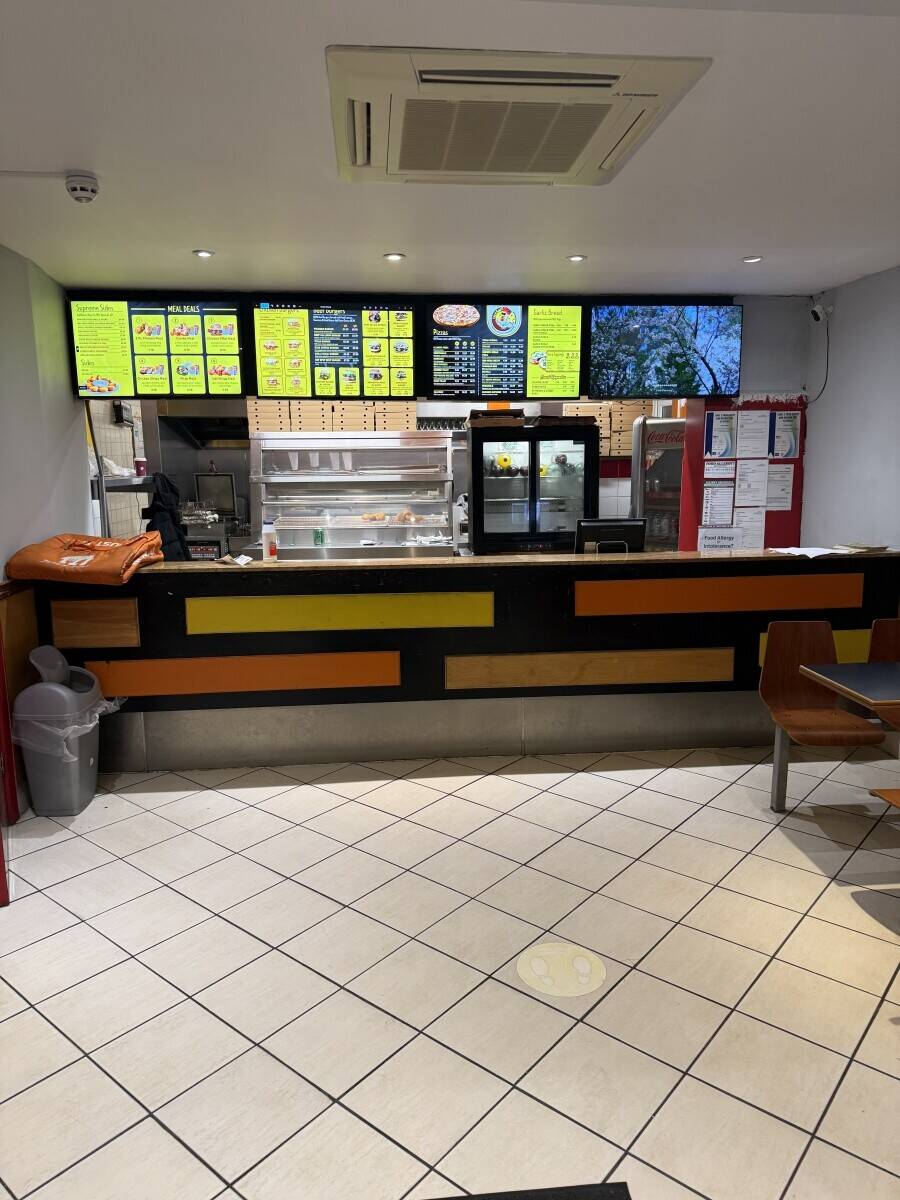 Pizza and Fried Chicken , Butgers Takeaway shop for sale in Saint Neots , Cambridgeshire Photo 4
