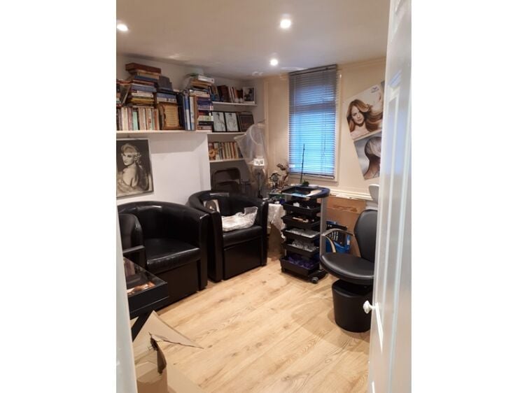 Established Hair & Beauty Salon – Palmers Green – Long Established – Loyal Client Base