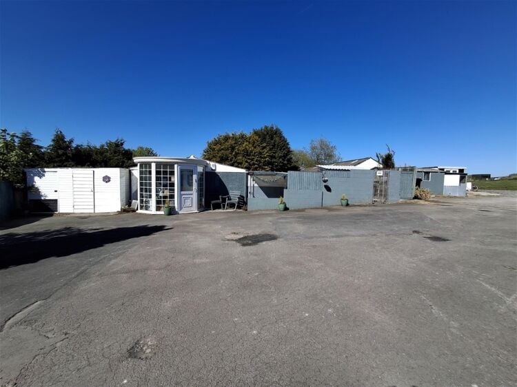 Kennels, Cattery & Equestrian businesses For Sale in Poulton-le-Fylde Photo 3