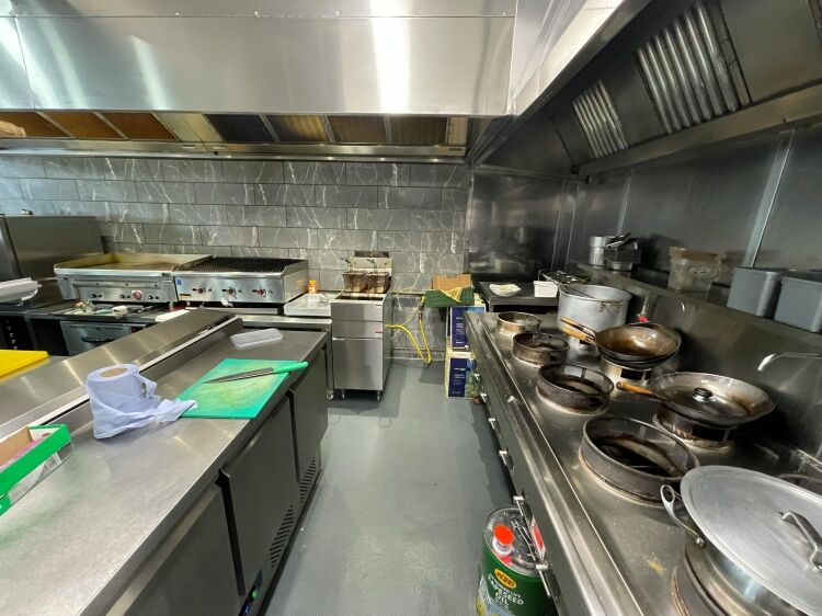 Busy Takeaway in Affluent Location and 2 Bed Flat - Leasehold Business Photo 3