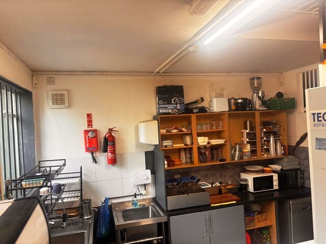 Immaculate, Modern, Sandwich Bar, E Class a1 Use for Sale Photo 3