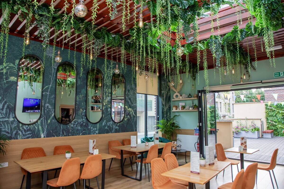 Charming Parkside Cafe, Bar & Event Venue for Sale &ndash; Secure 21-Yr Lease, Full Licence & Turnkey Opportunity