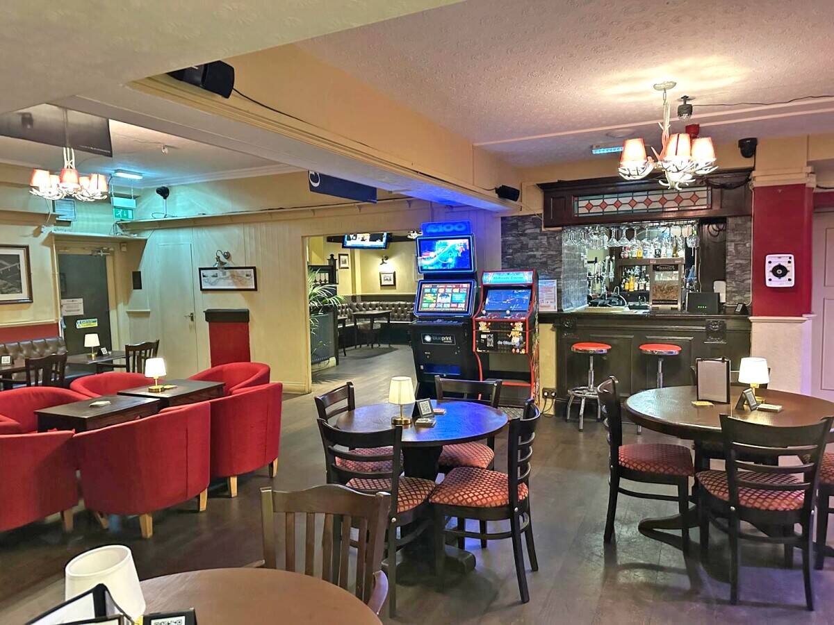 NORTHUMBERLAND - HISTORIC NINE BEDROOM HOTEL, BAR AND RESTAURANT IN SCENIC VILLAGE LOCATION