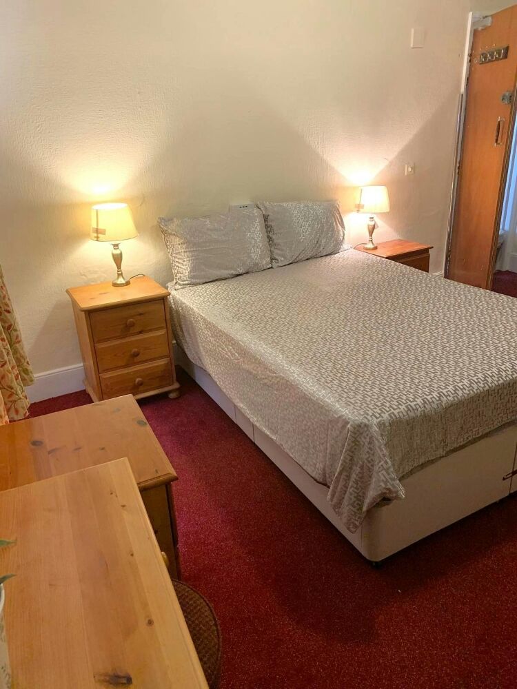 Centrally Located HMO With Valuable Hostel Consent - Available to Rent