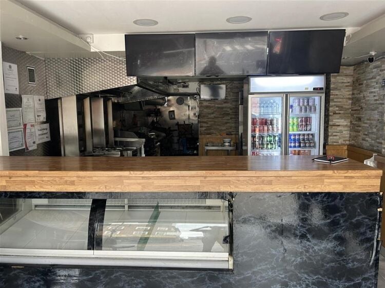 LEASEHOLD
LATE NIGHT KEBAB/BURGER TAKEAWAY
