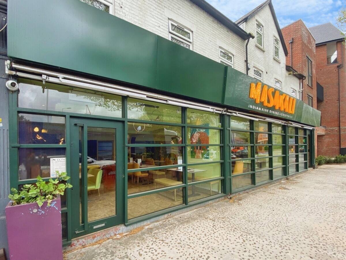 Fully Fitted Licensed Indian Restaurant with 75–80 Covers – Prime Reading Location Photo 3