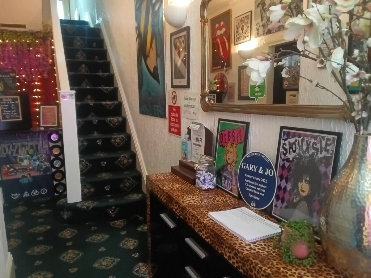 Freehold Licensed Themed Hotel Guest House Bed & Breakfast Blackpool Lancashire North West For Sale Photo 3