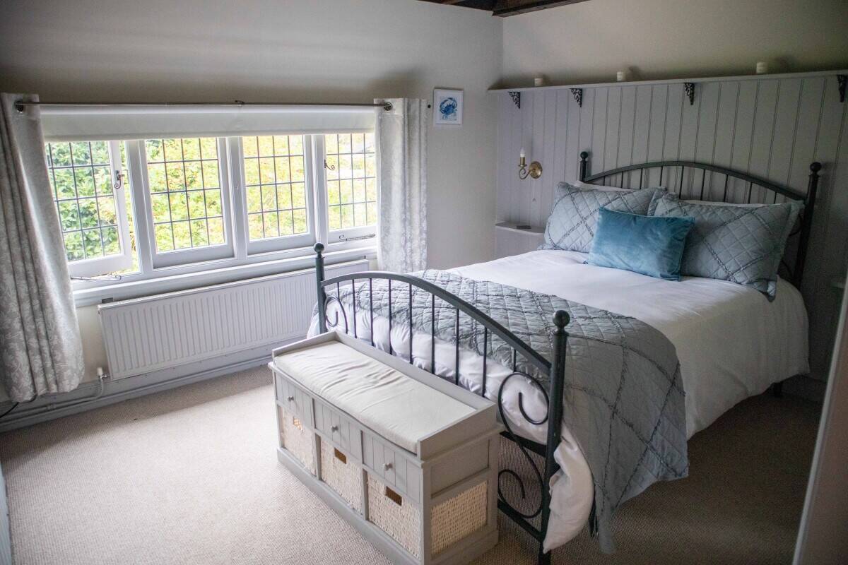 KENT - IMMACULATE GUEST HOUSE, FAMILY HOME OR DEVELOPMENT PROJECT