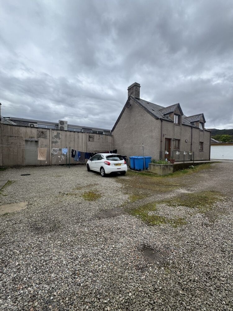 Substantial Mixed-Use Investment Opportunity, Golspie Photo 3