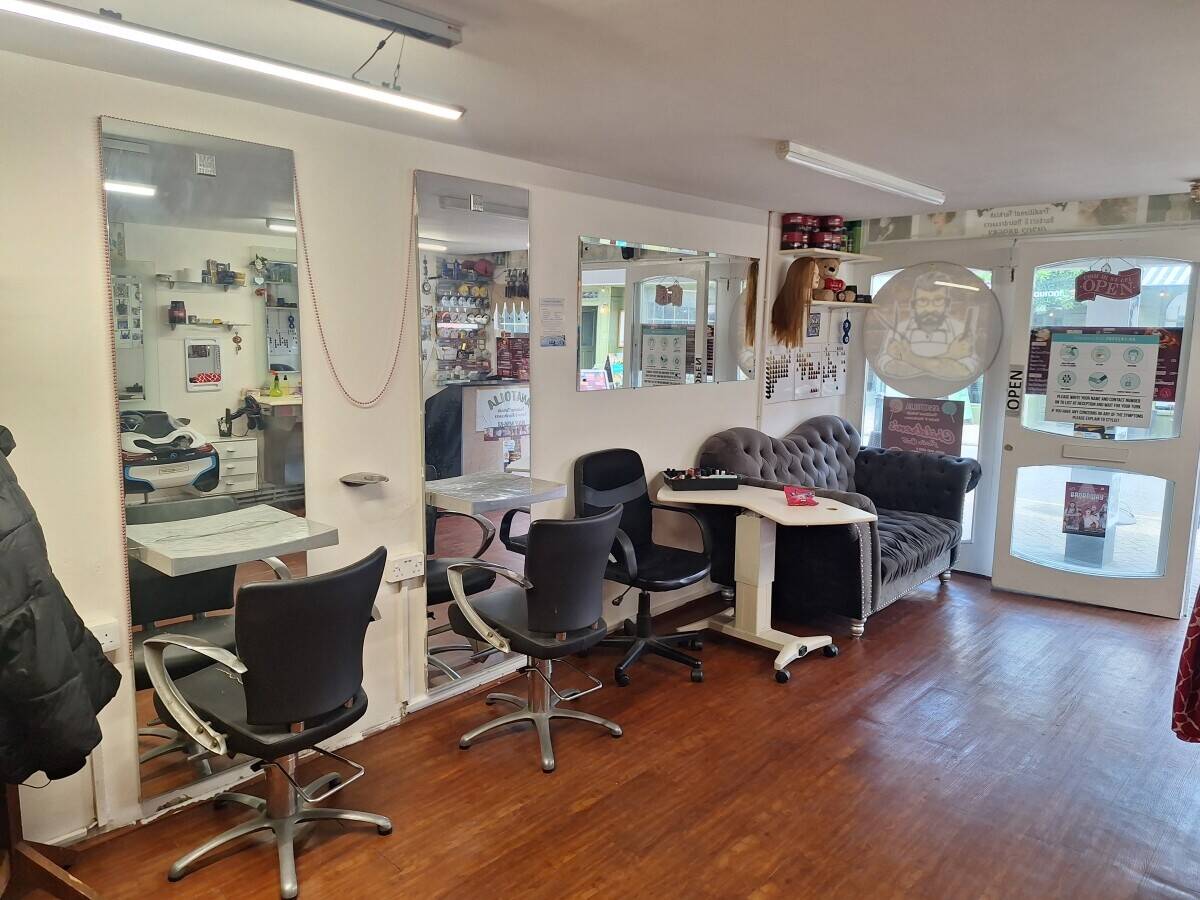 Hair Salon & Hairdressers & Barbers Photo 2