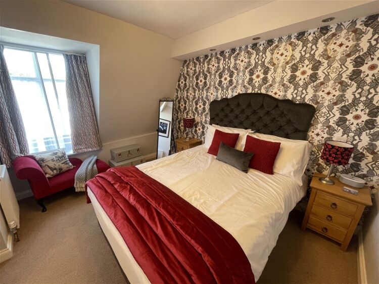 5- Star Gold Award Boutique B&B in the English Riveria For Sale in Torquay Photo 3