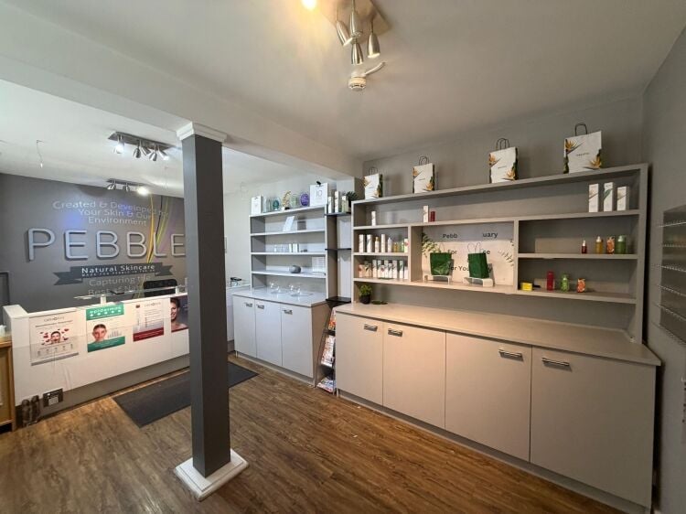 COMMERCIAL PREMISES TO LET IN THE HEART OF HITCHIN