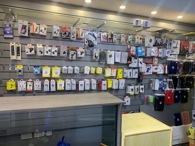 Vape, Mobile and Mobile accessory shop on busy main road with alcohol licence. Huge Potential