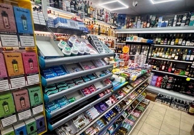 Off Licence, Tobacco And Vapes With Paypoint And Parcel Services for Sale Photo 3