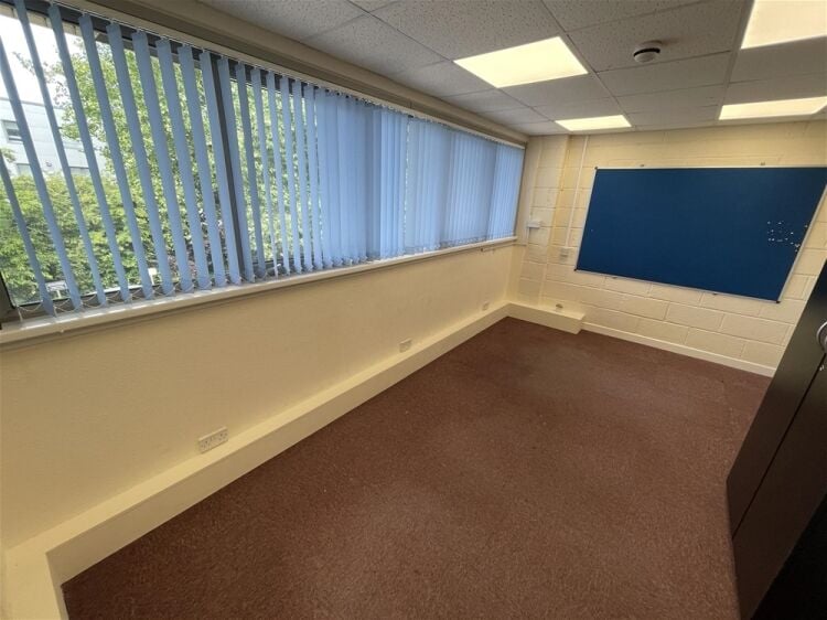 First Floor Self-Contained Office/ Business Hub For Sale in Newton Abbot