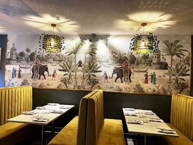 Well Presented Licensed Indian Restaurant for Sale Photo 3