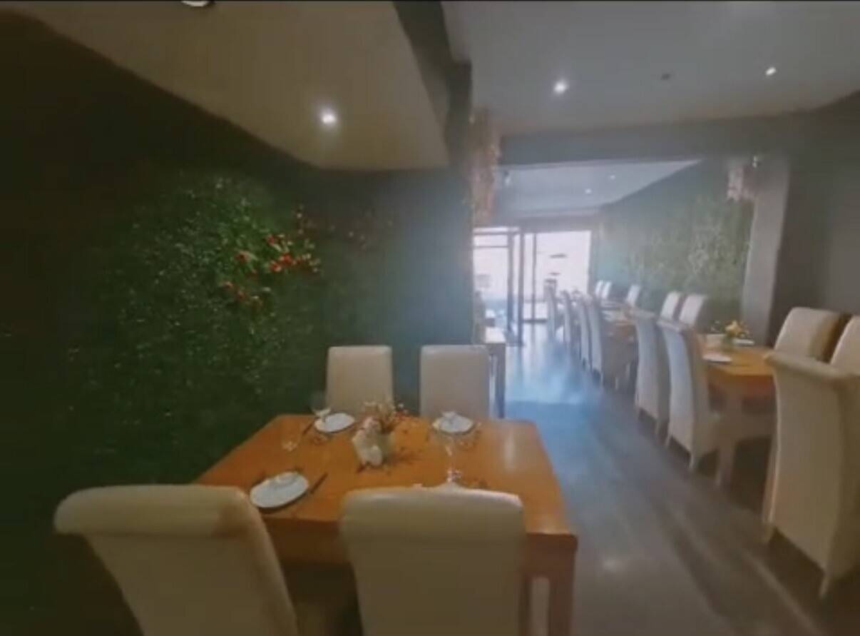 Indian Restaurant & Takeaway for sale in Isleworth Photo 3
