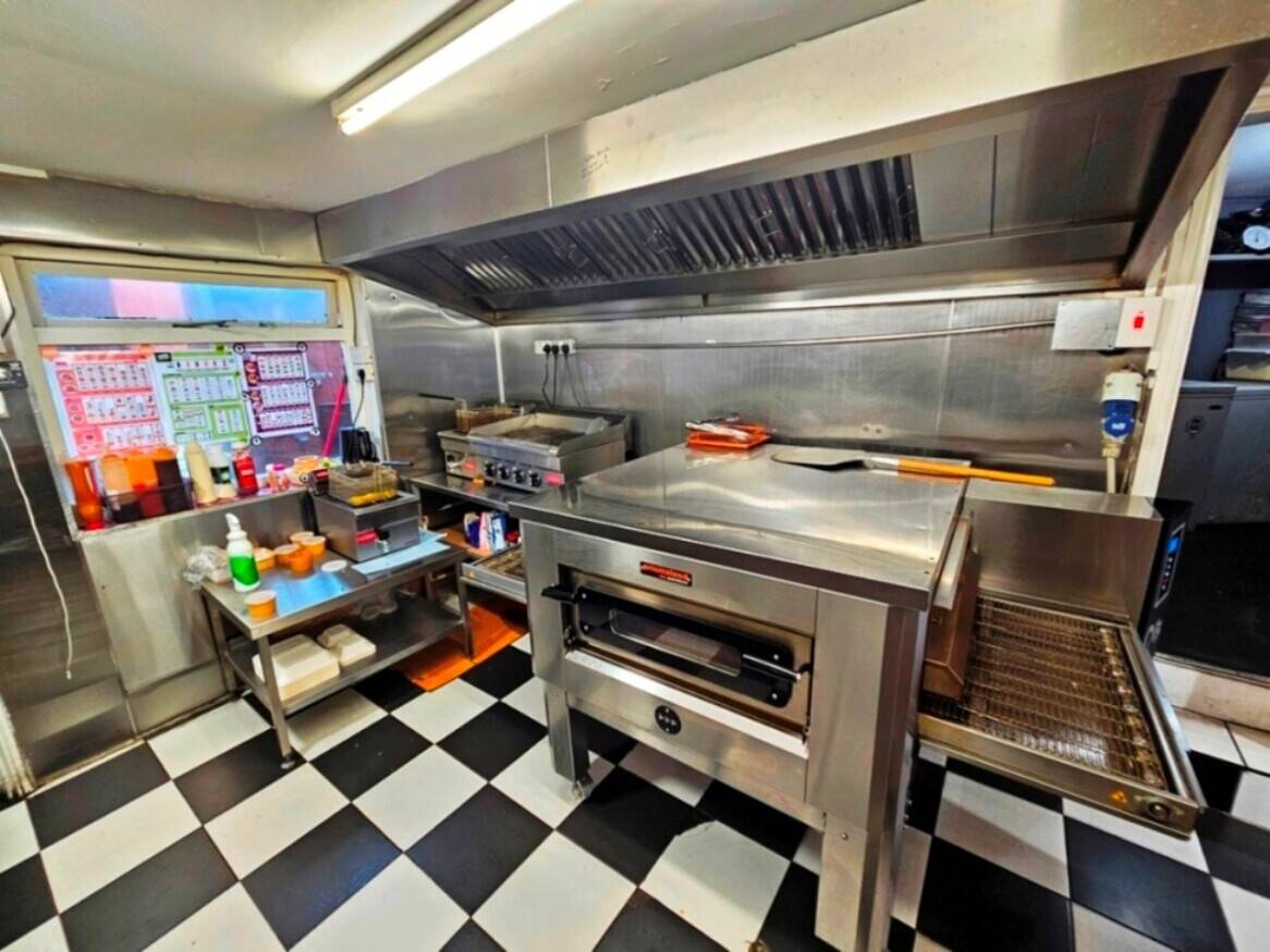 PIZZA TAKEAWAY FOR SALE IN STANFORD-LE-HOPE, ESSEX