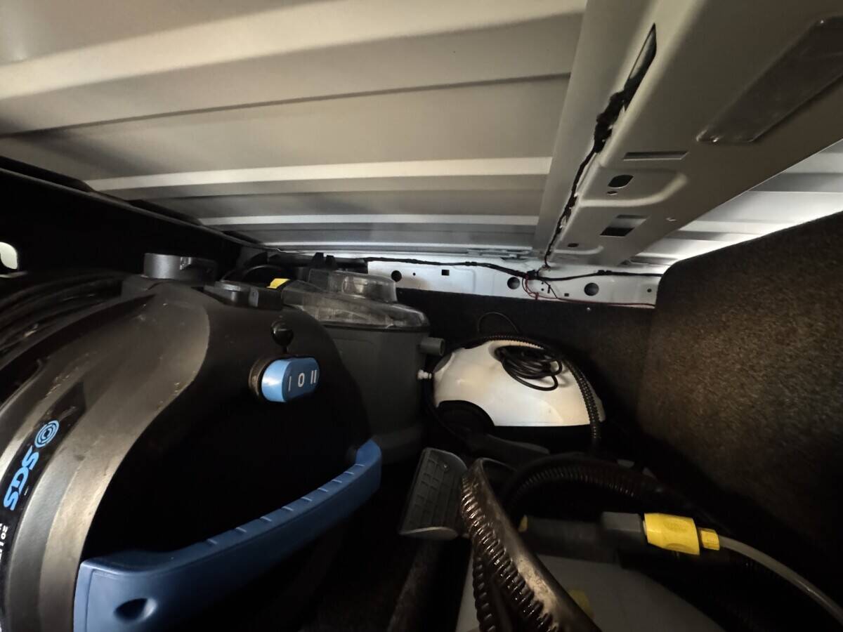 Mobile car wash and valeting business for sale  For sale is a fully equipped mobile car wash van, presented in excellent condition and boasting approx Photo 3