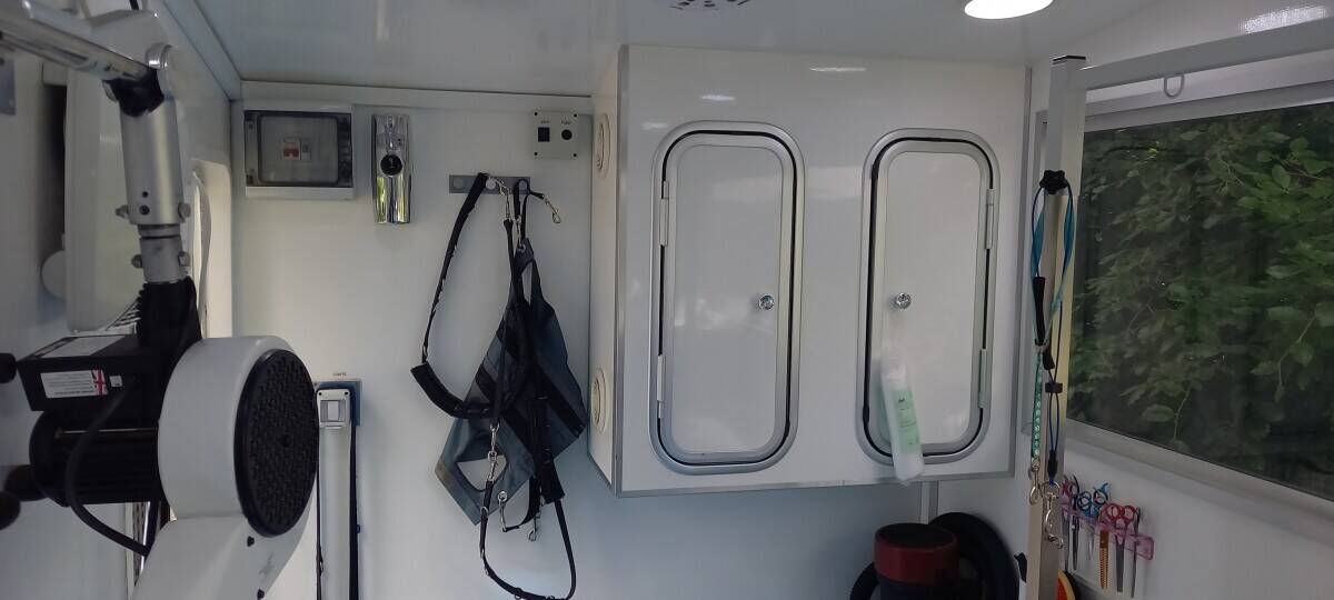 Dog grooming trailer for sale in Aberdeen Photo 3