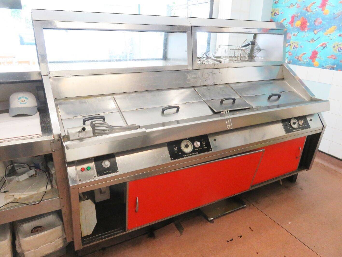 FIRMLY ESTABLISHED FISH & CHIP SHOP WITH 3 BEDROOM ACCOMMODATION IN CHARMING COASTAL TOWN