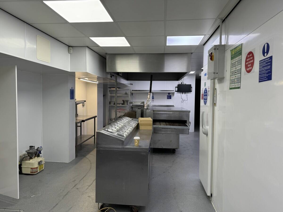 Fast food takeaway and franchise for sale in Sheffield Photo 3