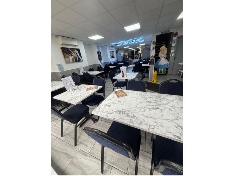 Charming Cafe & Afternoon Tea Room in Prime Mansfield Town Centre Location Photo 3