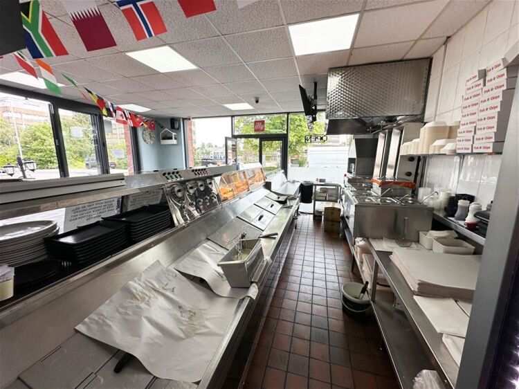 Restaurant/Takeaway in Wythenshawe Photo 3