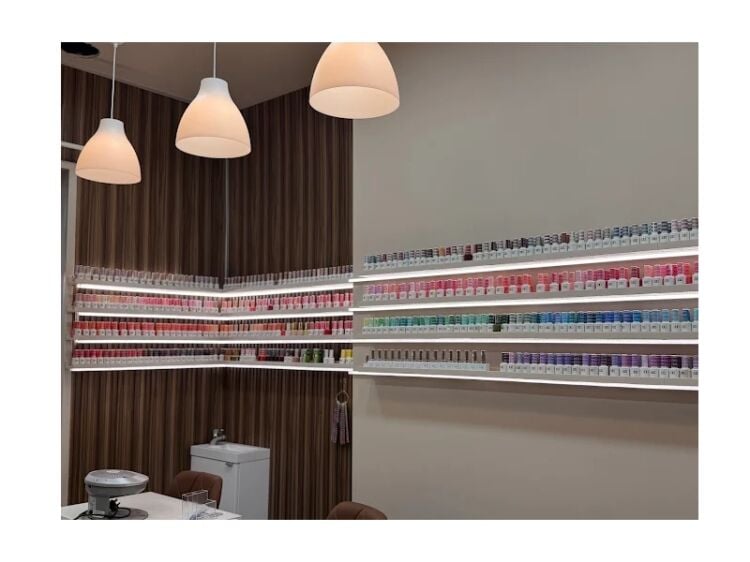 Beauty in Bloom – Trend-Led Nail & Beauty Studio Photo 3