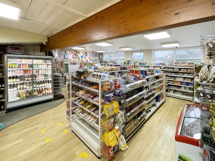 Rare Freehold Coastal Retail & Food-to-Go Business – Gateway to Lulworth Cove & Durdle Door Photo 3