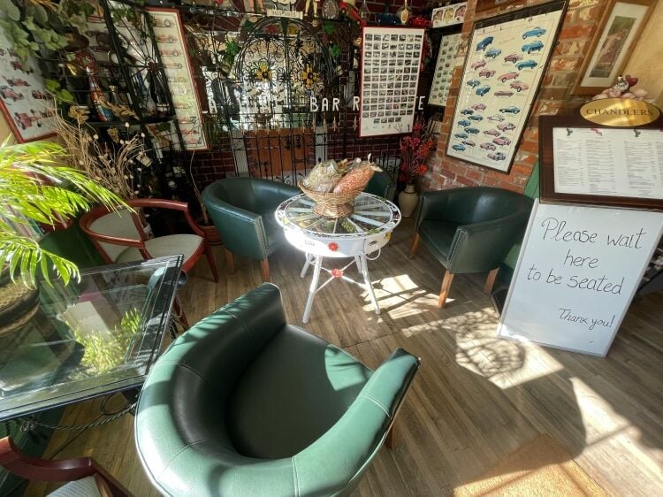 Traditional Italian Restaurant/Pizzeria & Staff and Owners Accommodation Photo 3
