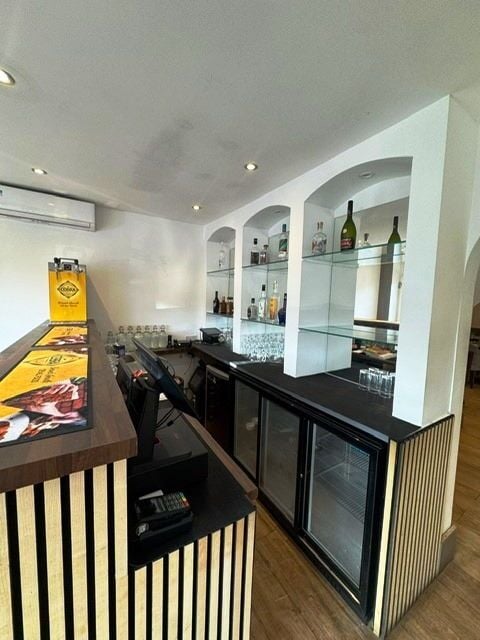 Licensed Restaurant & Bar closed for Sale