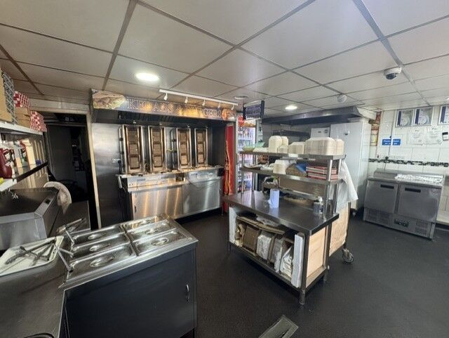 Leasehold Fish & Chip & Pizza Takeaway Located In Wolverhampton Photo 3
