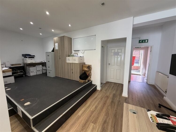 Vacant Unit For Sale in Castleford