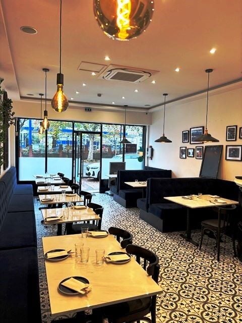Licensed Indian Restaurant & Takeaway for Sale Photo 3