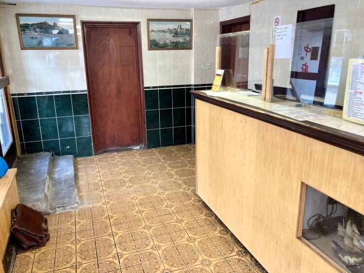FAST FOOD TAKEAWAY PREMISES