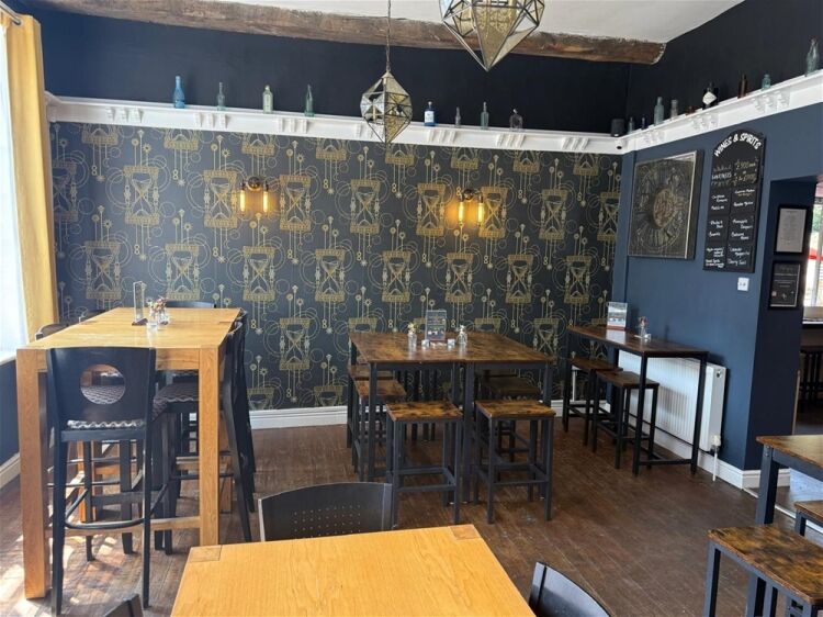 Licenced Trade, Pubs & Clubs For Sale in Burton-on-Trent Photo 3