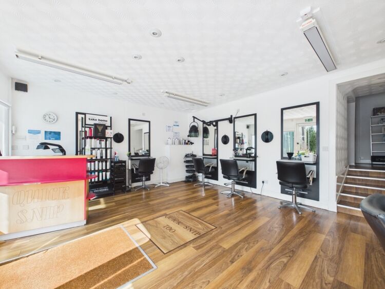 Prime High Street Property – Retail or Office Opportunity Photo 3