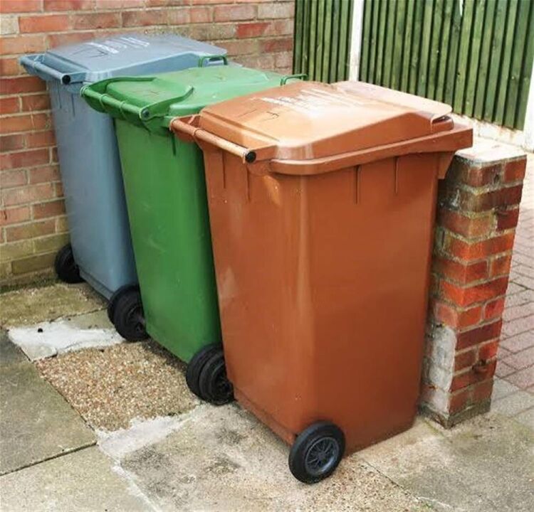 MOBILE WHEELIE BIN CLEANING BUSINESS