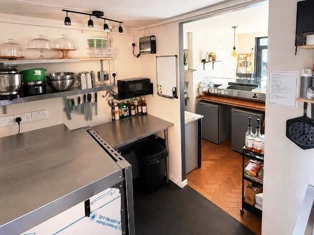 Mist Attractive Sandwich Shop for Sale