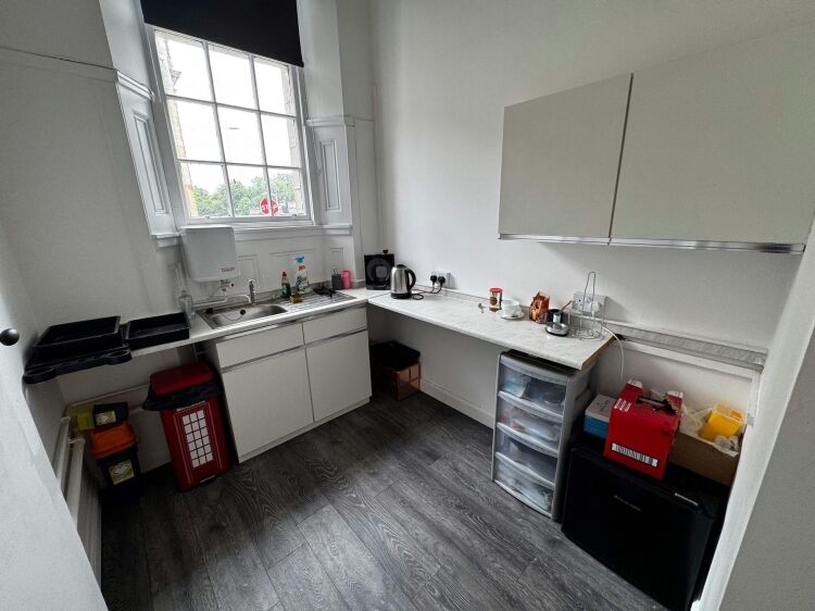 Office, Beauty, Space for Rent