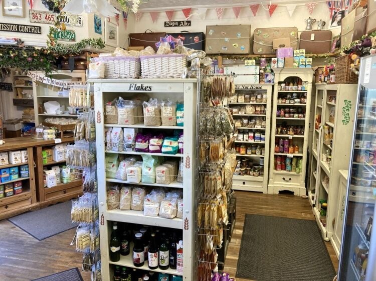 WHOLEFOOD/HEALTH FOOD STORE