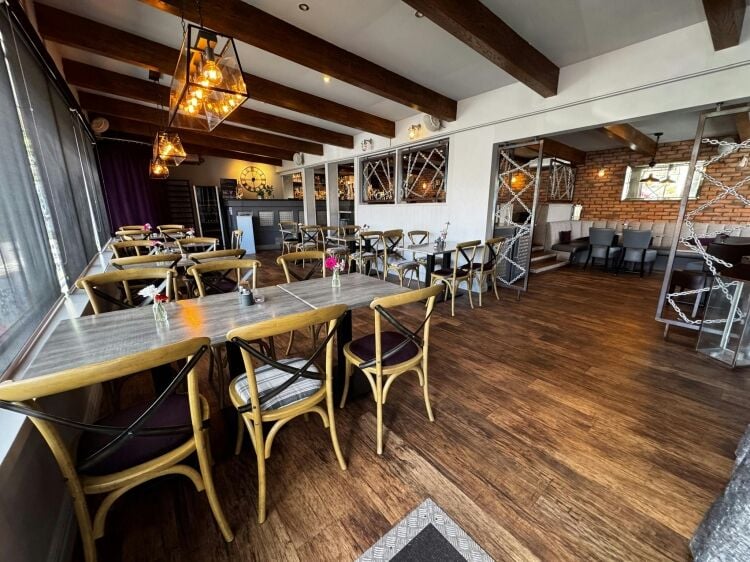 Woodpecker Restaurant & Bar Photo 3