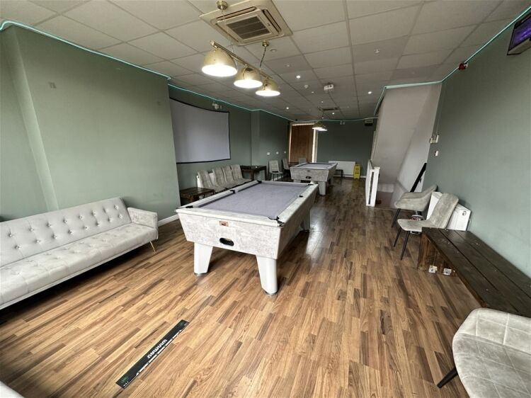 Bar in Leigh Photo 3
