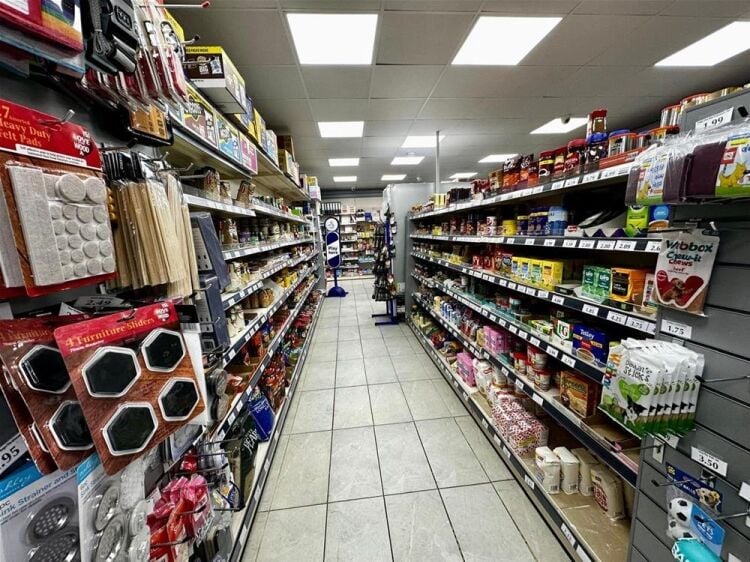 LEASEHOLD
CONVENIENCE STORES/LOTTERY & OFF LIC